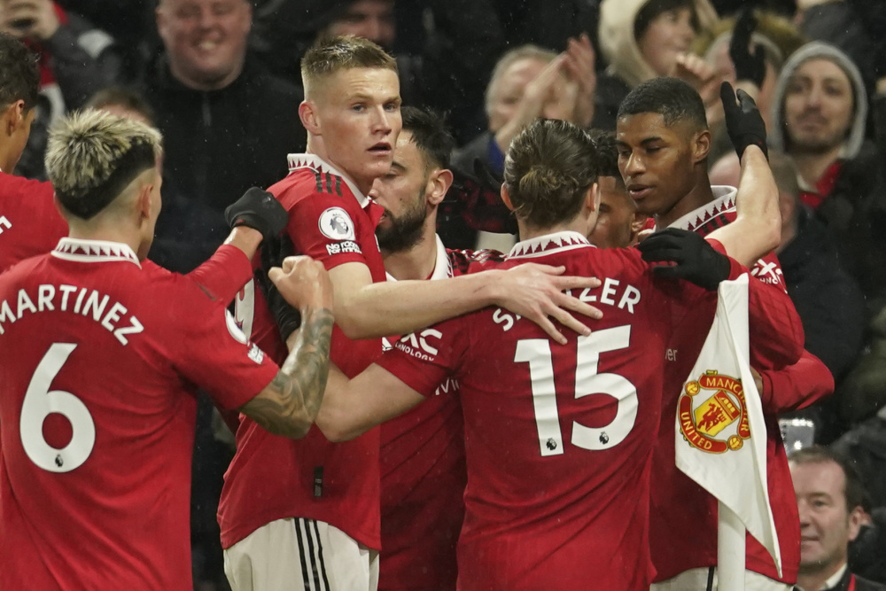 中场小将在 中场小将在