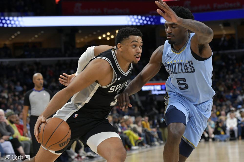 典礼如期而 典礼如期而